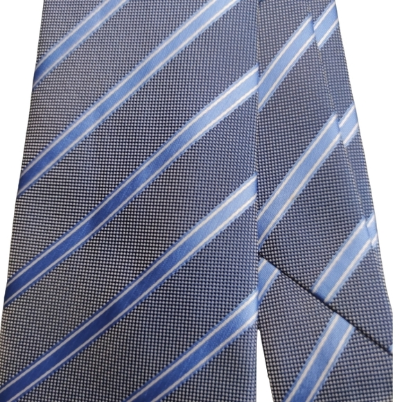 ✨ Kailong Two-Tone Blue Stripe 100% Silk Handmade Tie - Picture 3 of 6